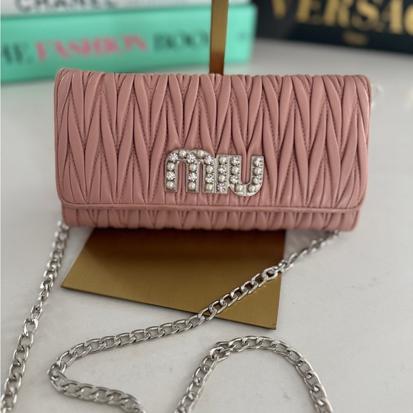 MIU MIU Mattalasse quilted leather rhinestone wallet - Picture 10 of 15